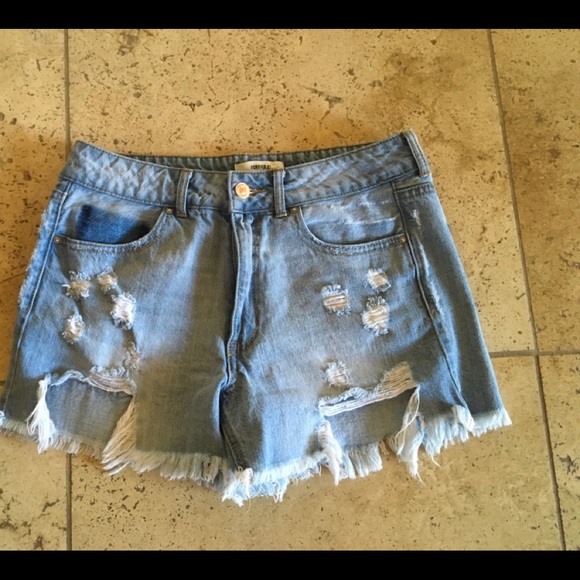 Forever 21 distressed denim shorts - Picture 5 of 6